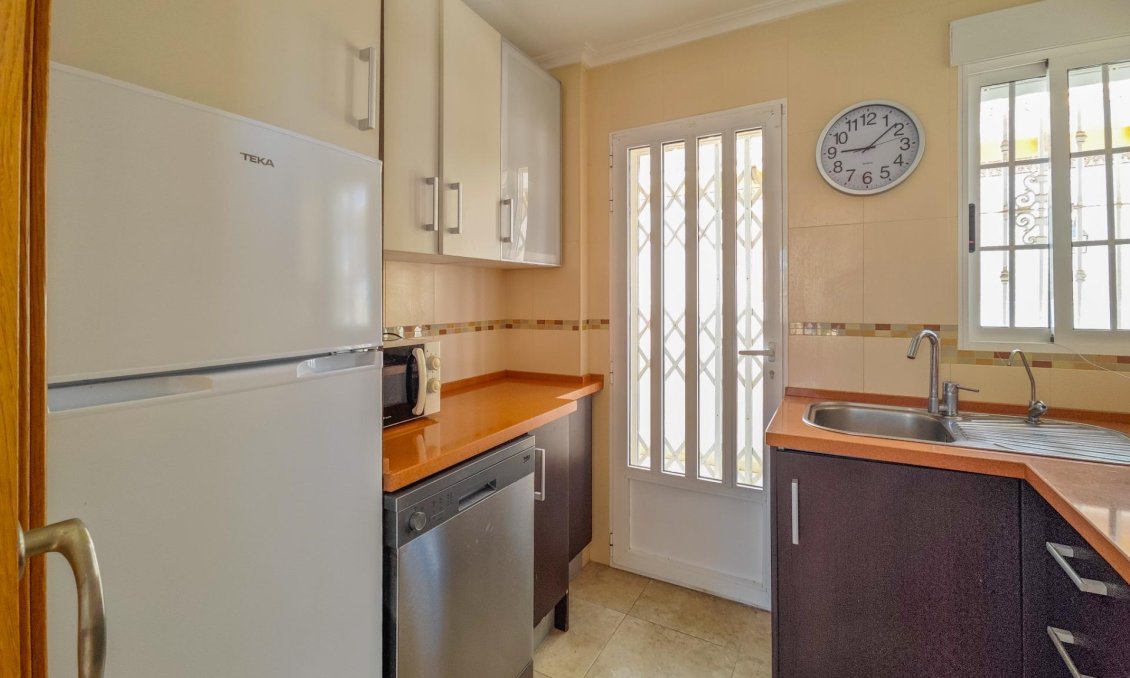 Segunda mano - Villa -
Torrevieja - La Mata