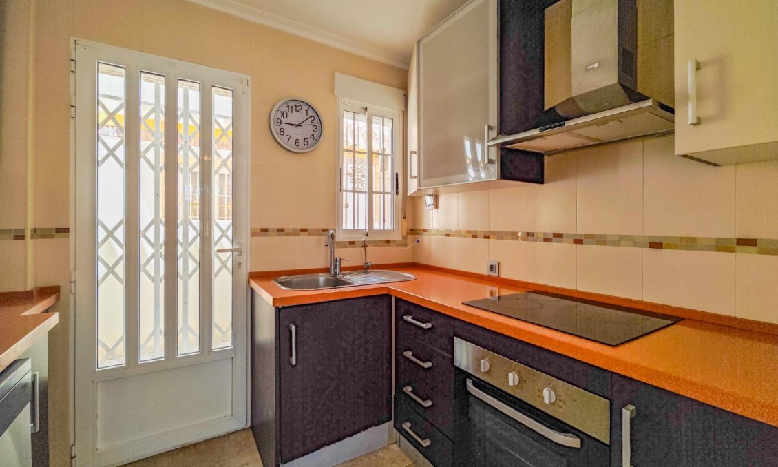 Segunda mano - Villa -
Torrevieja - La Mata