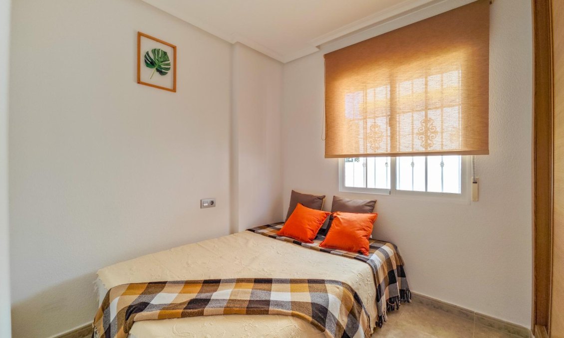 Segunda mano - Villa -
Torrevieja - La Mata