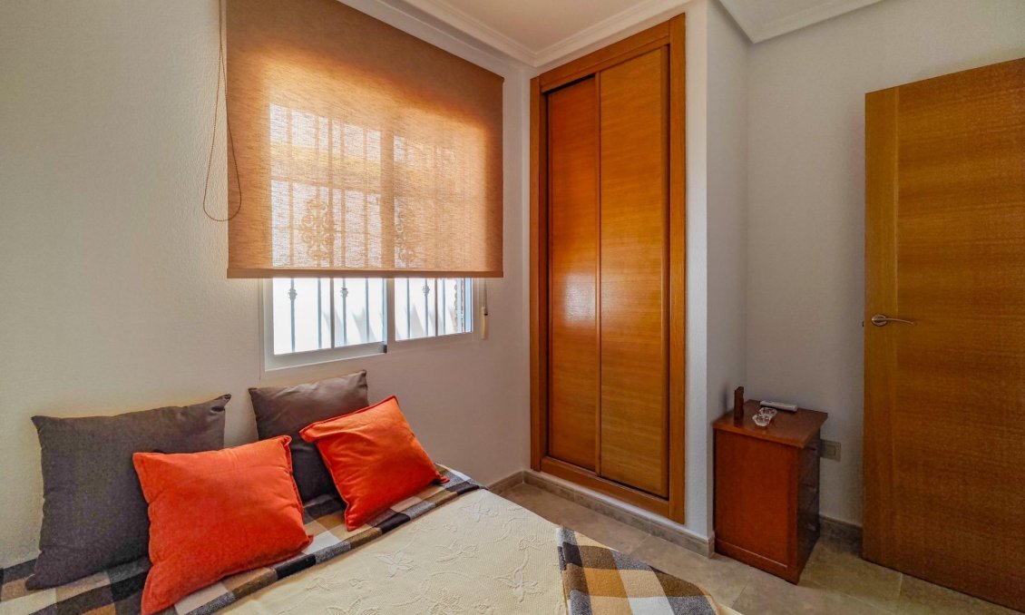 Segunda mano - Villa -
Torrevieja - La Mata