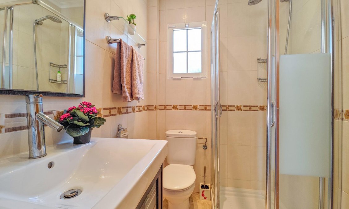 Segunda mano - Villa -
Torrevieja - La Mata