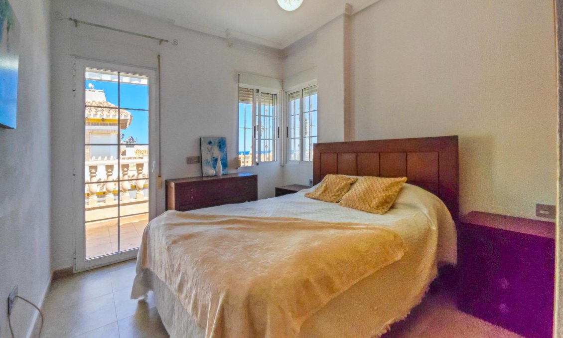Segunda mano - Villa -
Torrevieja - La Mata