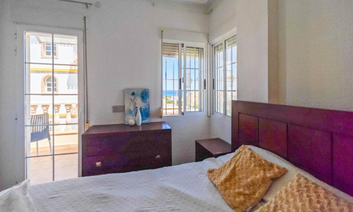 Segunda mano - Villa -
Torrevieja - La Mata