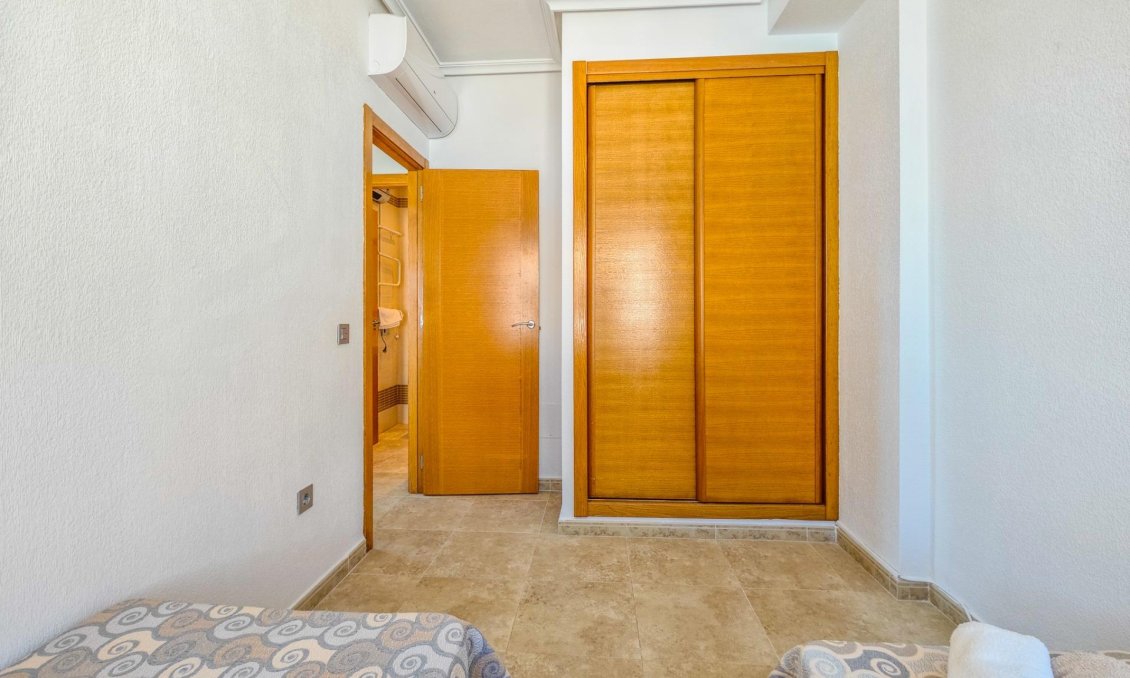 Segunda mano - Villa -
Torrevieja - La Mata