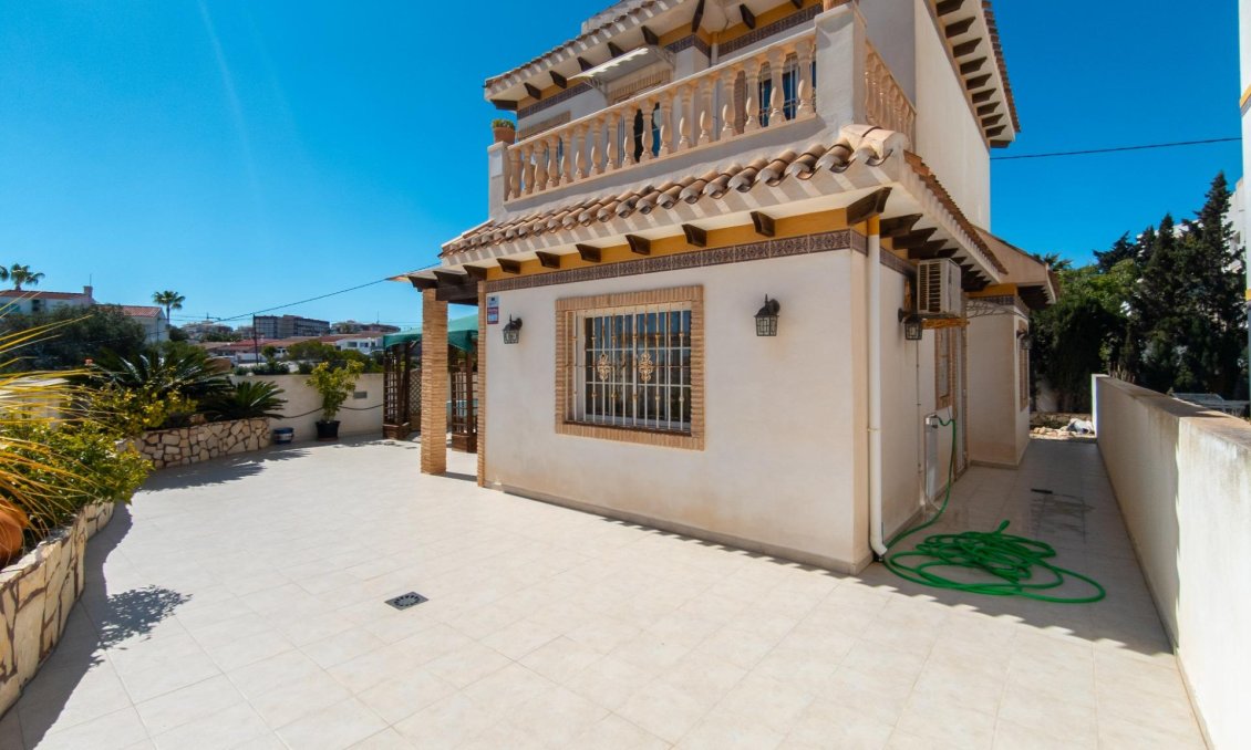 Segunda mano - Villa -
Torrevieja - La Mata