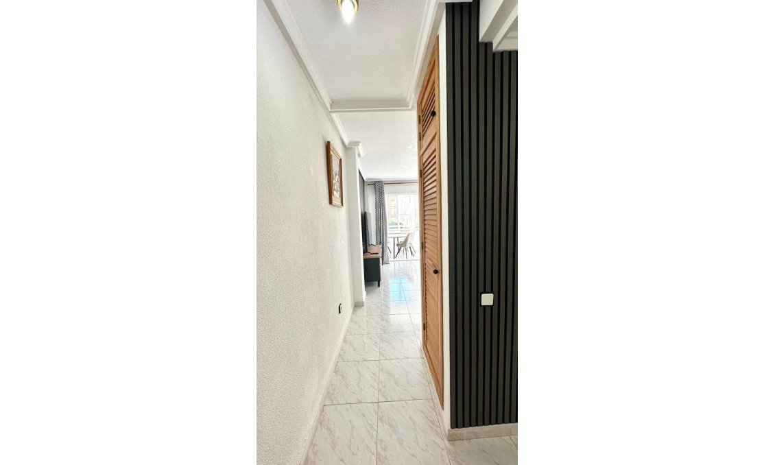 Segunda mano - Apartamento -
Torrevieja - Playa del Cura
