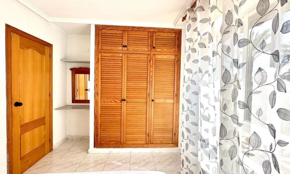 Segunda mano - Apartamento -
Torrevieja - Playa del Cura