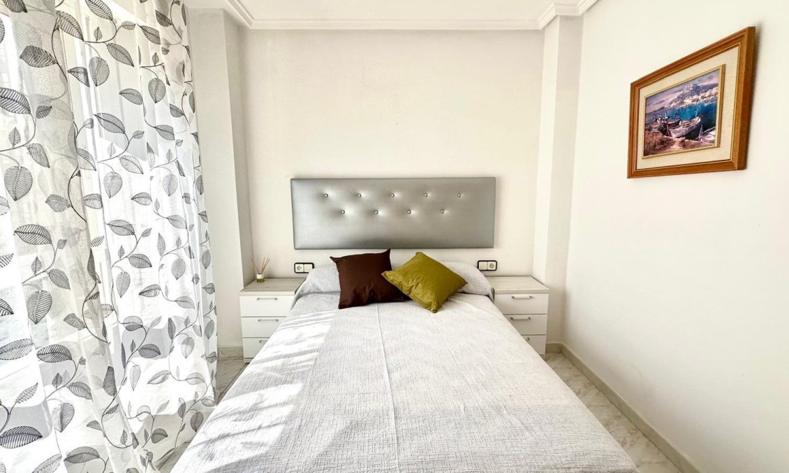 Segunda mano - Apartamento -
Torrevieja - Playa del Cura