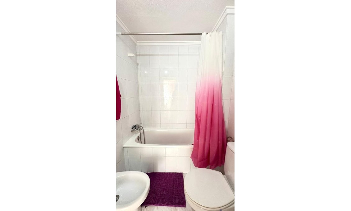 Segunda mano - Apartamento -
Torrevieja - Playa del Cura