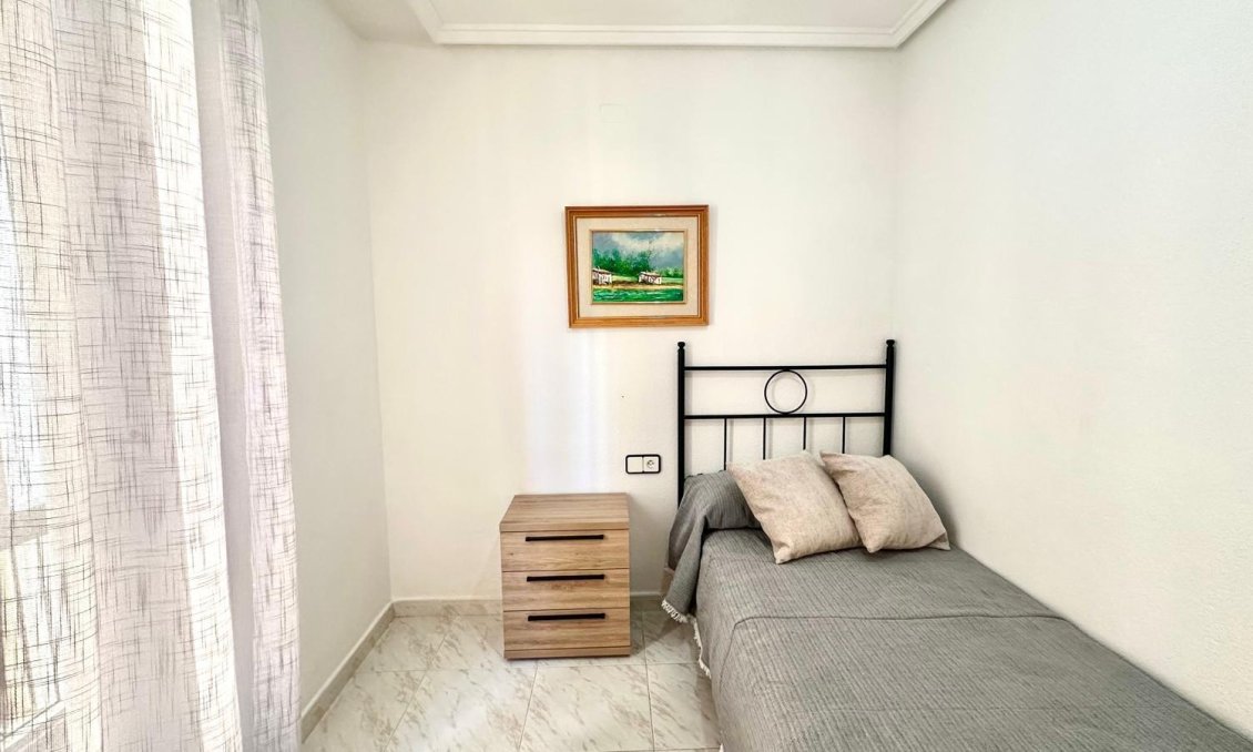 Segunda mano - Apartamento -
Torrevieja - Playa del Cura