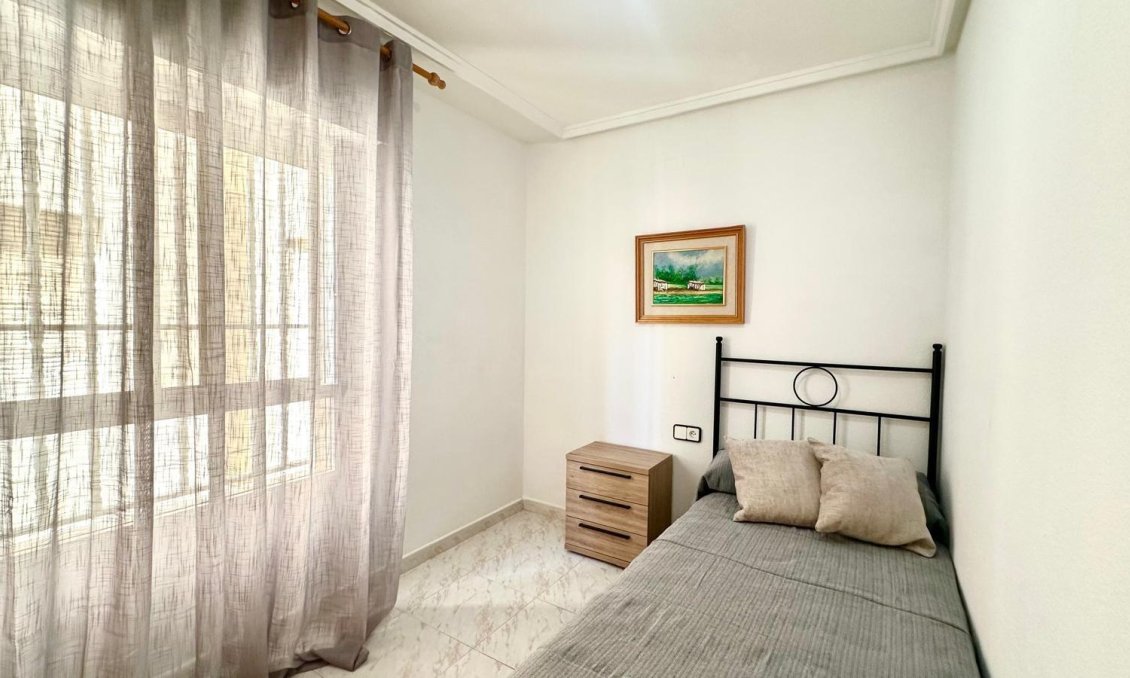 Segunda mano - Apartamento -
Torrevieja - Playa del Cura