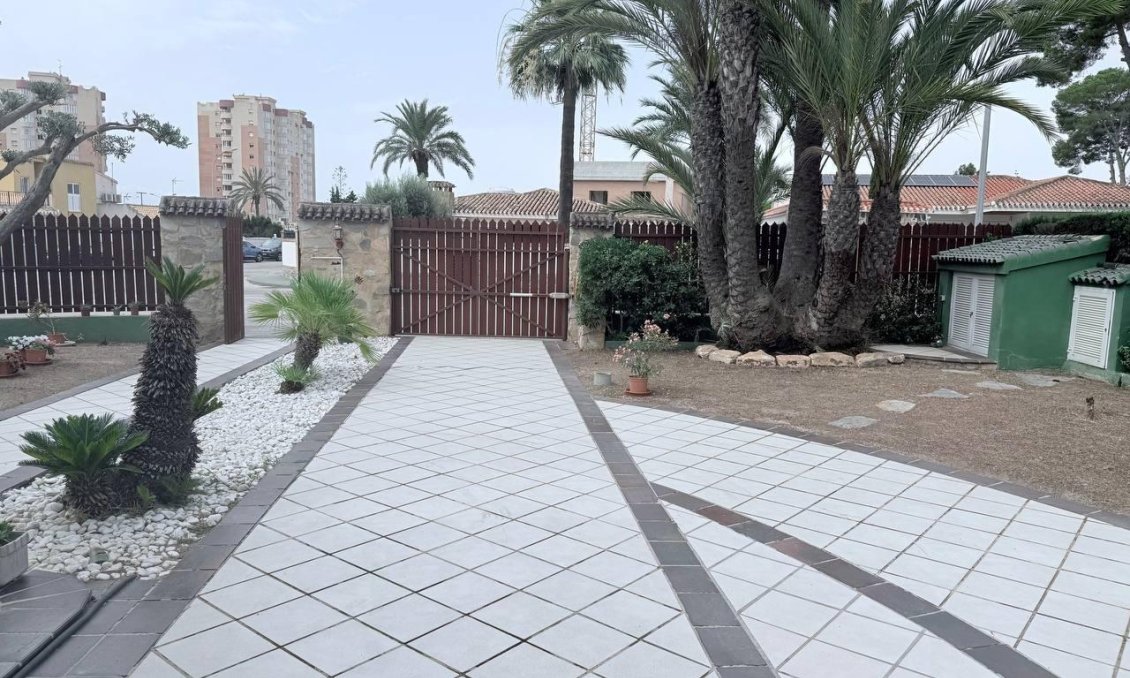Segunda mano - Villa -
Orihuela Costa - Campoamor