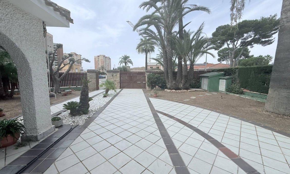 Segunda mano - Villa -
Orihuela Costa - Campoamor