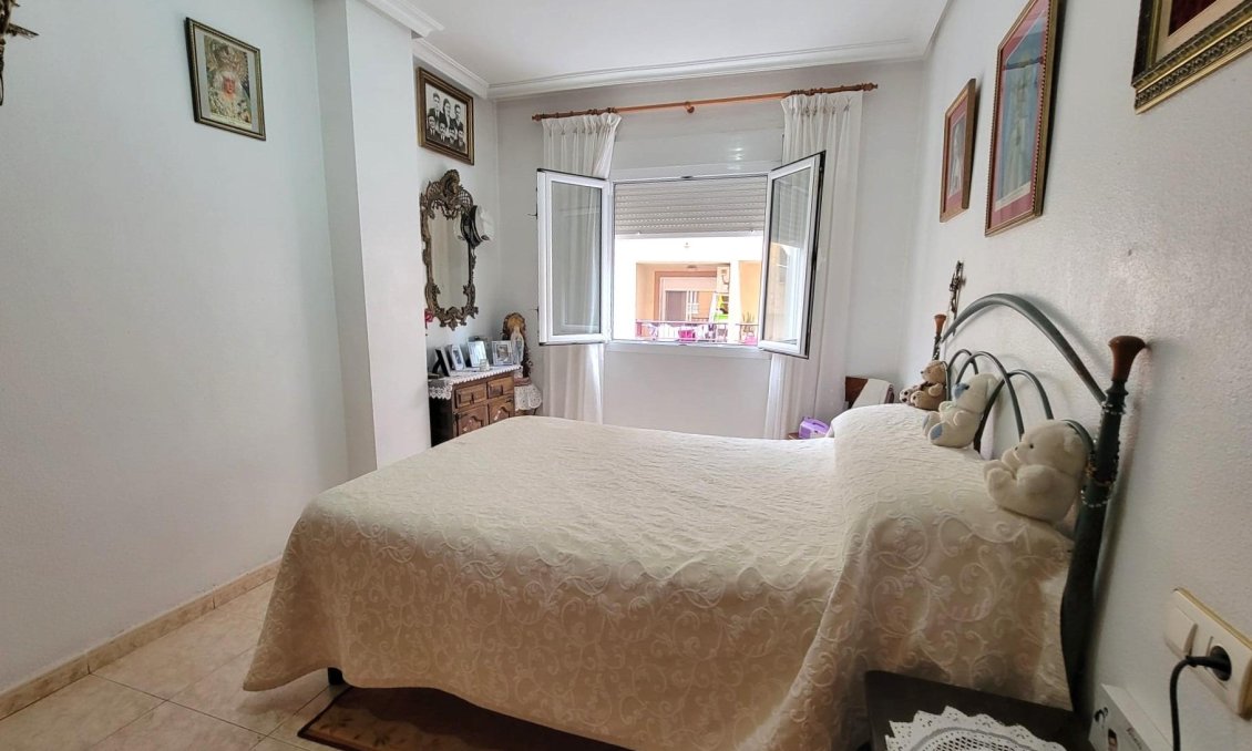 Segunda mano - Apartamento -
Torrevieja - Centro