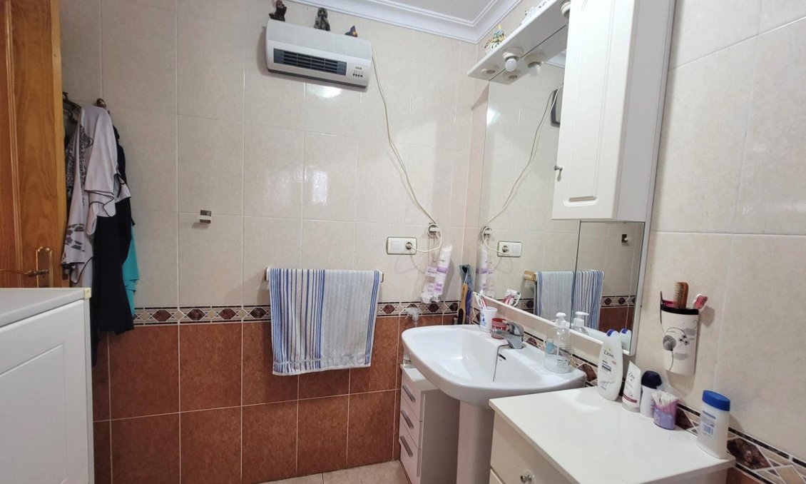 Segunda mano - Apartamento -
Torrevieja - Centro