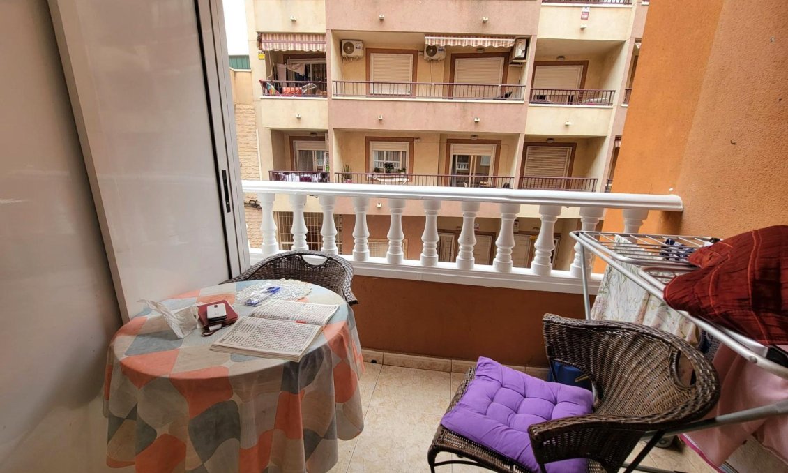 Segunda mano - Apartamento -
Torrevieja - Centro