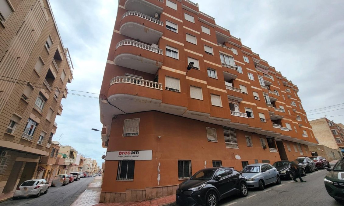 Segunda mano - Apartamento -
Torrevieja - Centro
