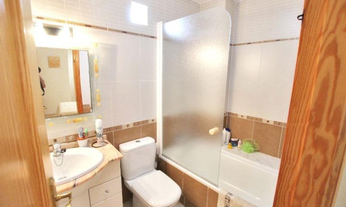 Revente - Appartement -
Guardamar del Segura - Pueblo