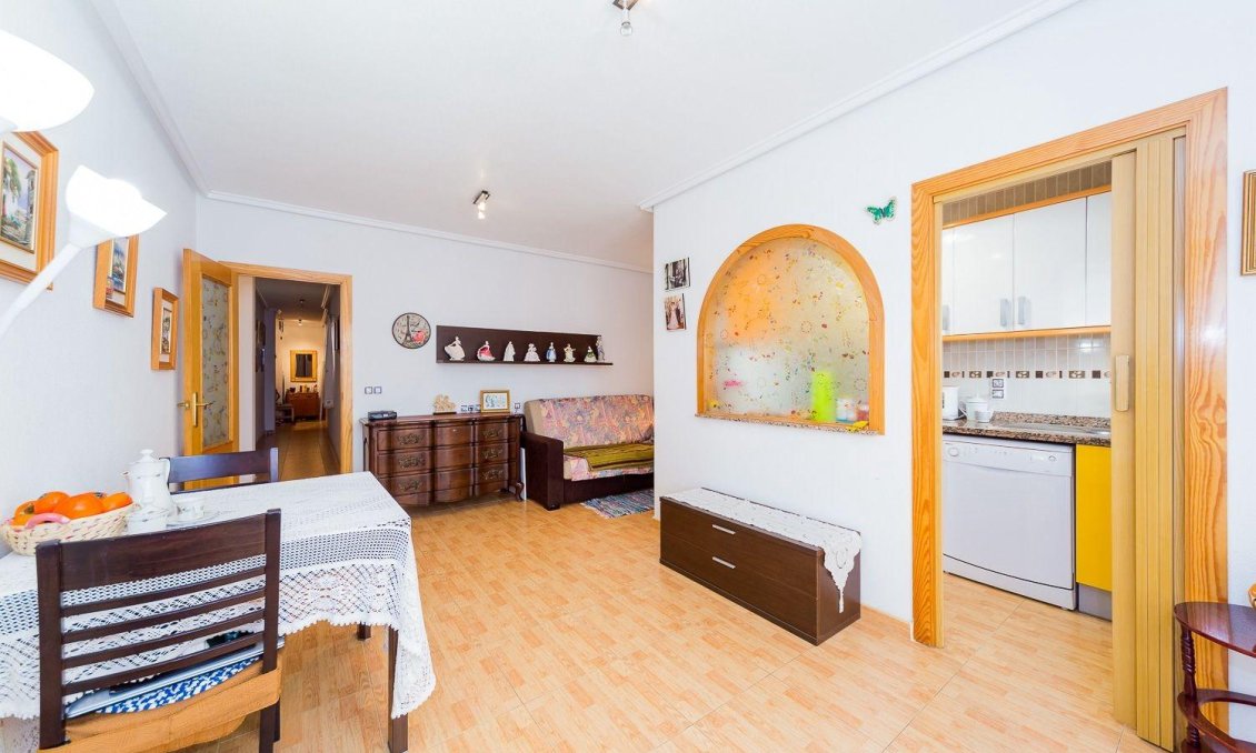 Segunda mano - Apartamento -
Torrevieja - Centro