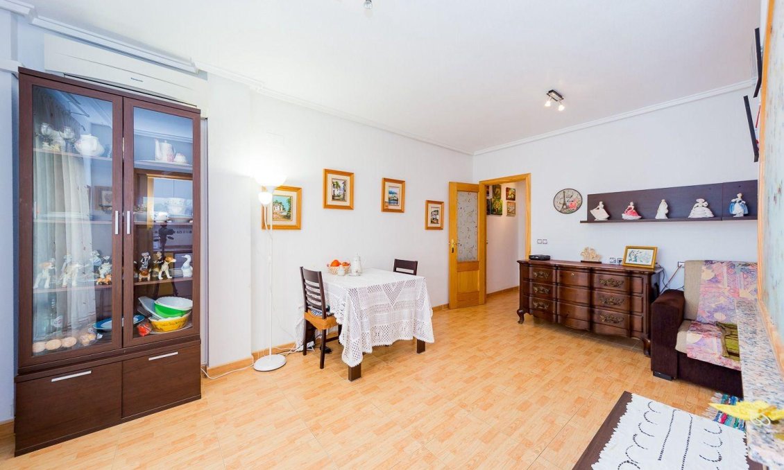 Segunda mano - Apartamento -
Torrevieja - Centro