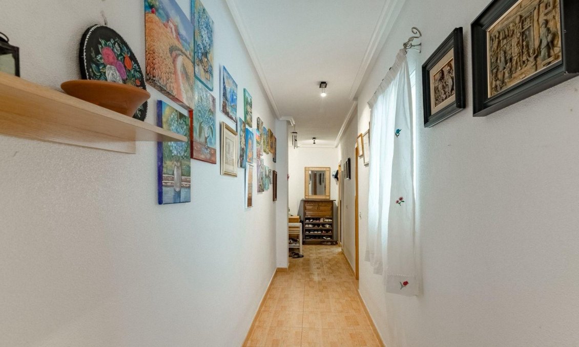 Segunda mano - Apartamento -
Torrevieja - Centro