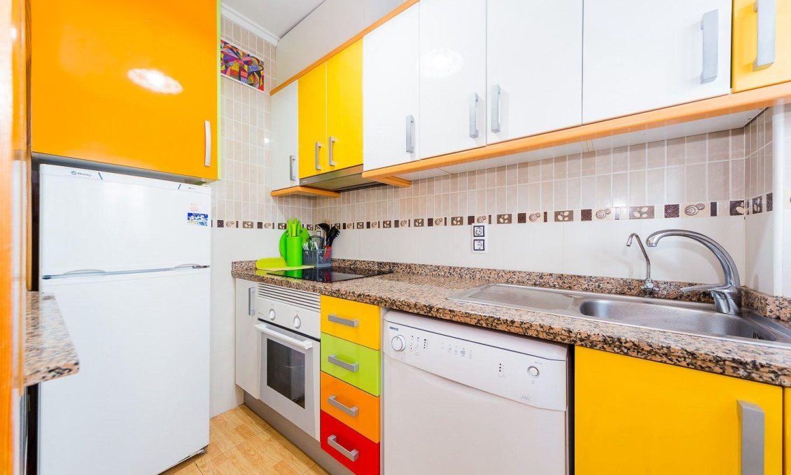 Segunda mano - Apartamento -
Torrevieja - Centro