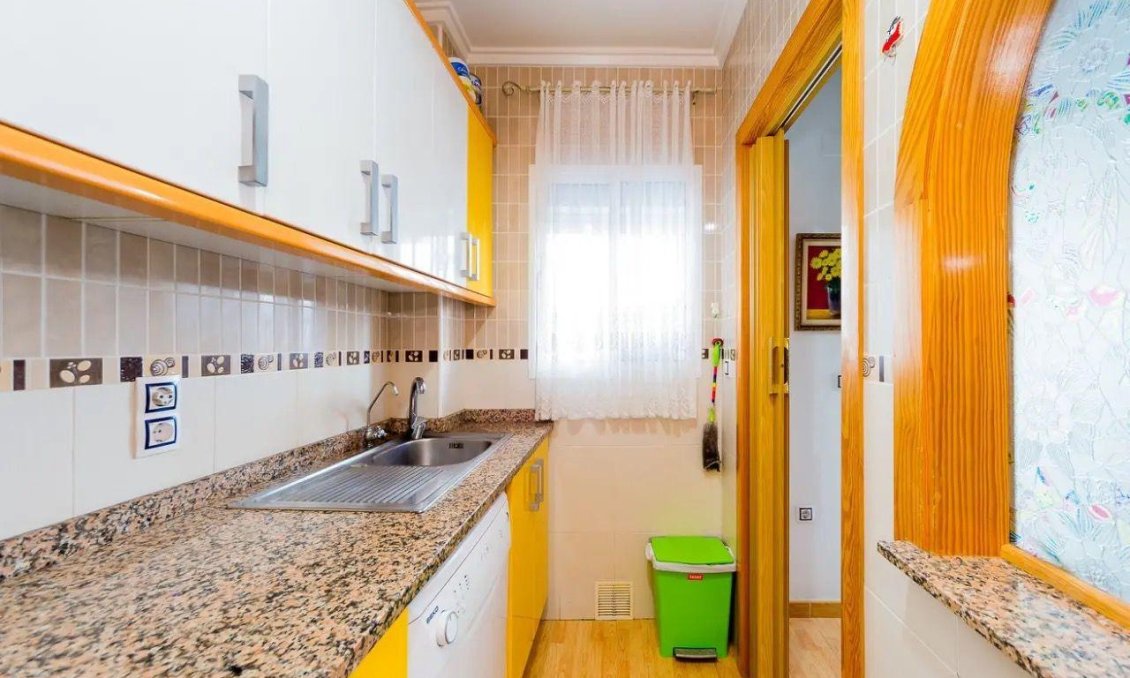 Segunda mano - Apartamento -
Torrevieja - Centro