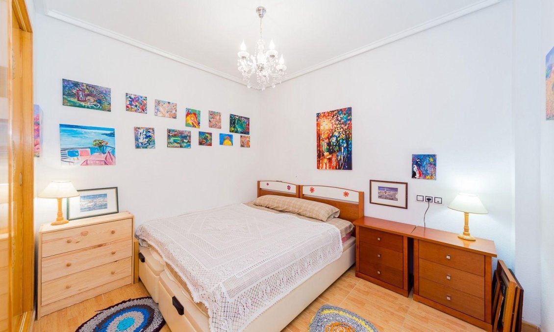 Segunda mano - Apartamento -
Torrevieja - Centro