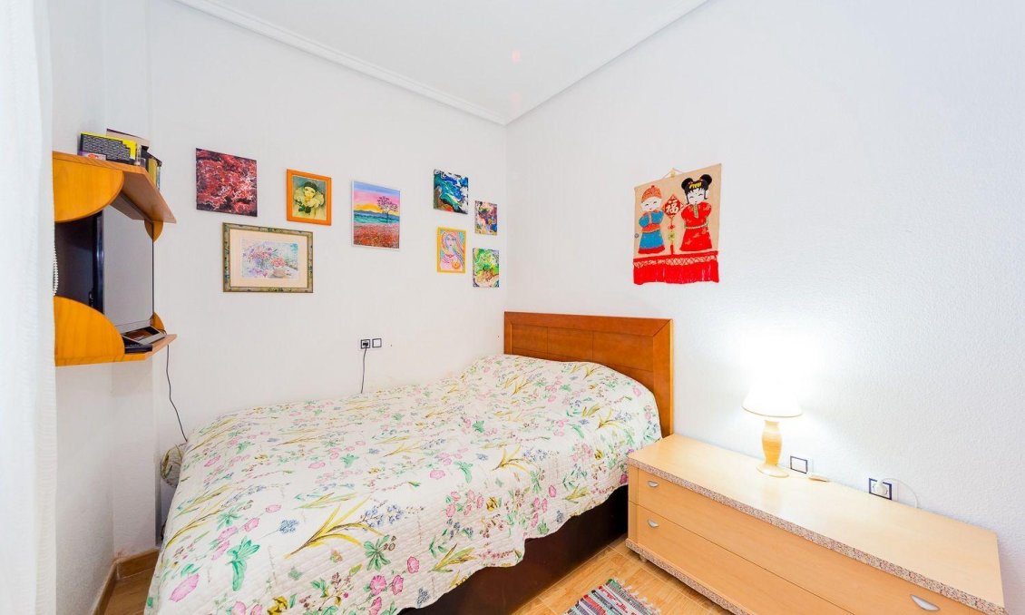 Segunda mano - Apartamento -
Torrevieja - Centro