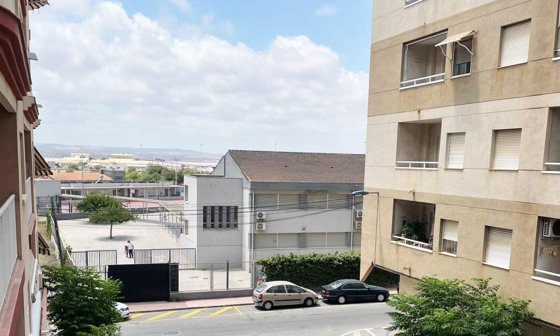 Segunda mano - Apartamento -
Torrevieja - Centro