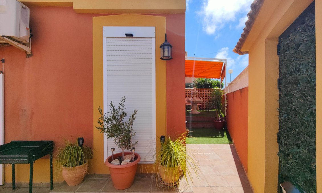 Segunda mano - Semi Detached -
Torrevieja - Costa Blanca