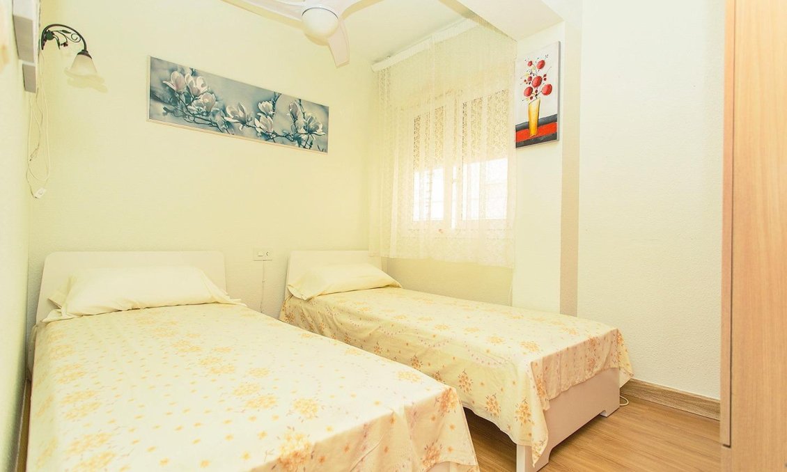 Segunda mano - Apartamento -
Torrevieja - Playa del Cura