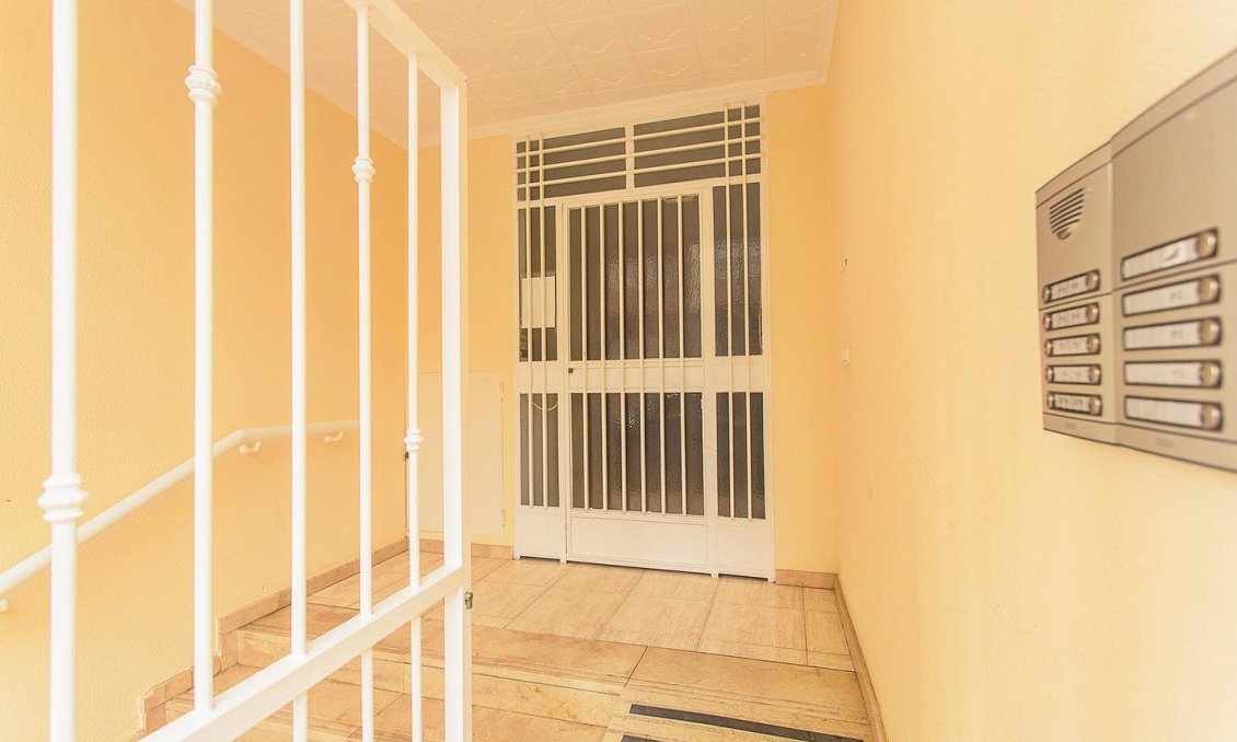 Segunda mano - Apartamento -
Torrevieja - Playa del Cura