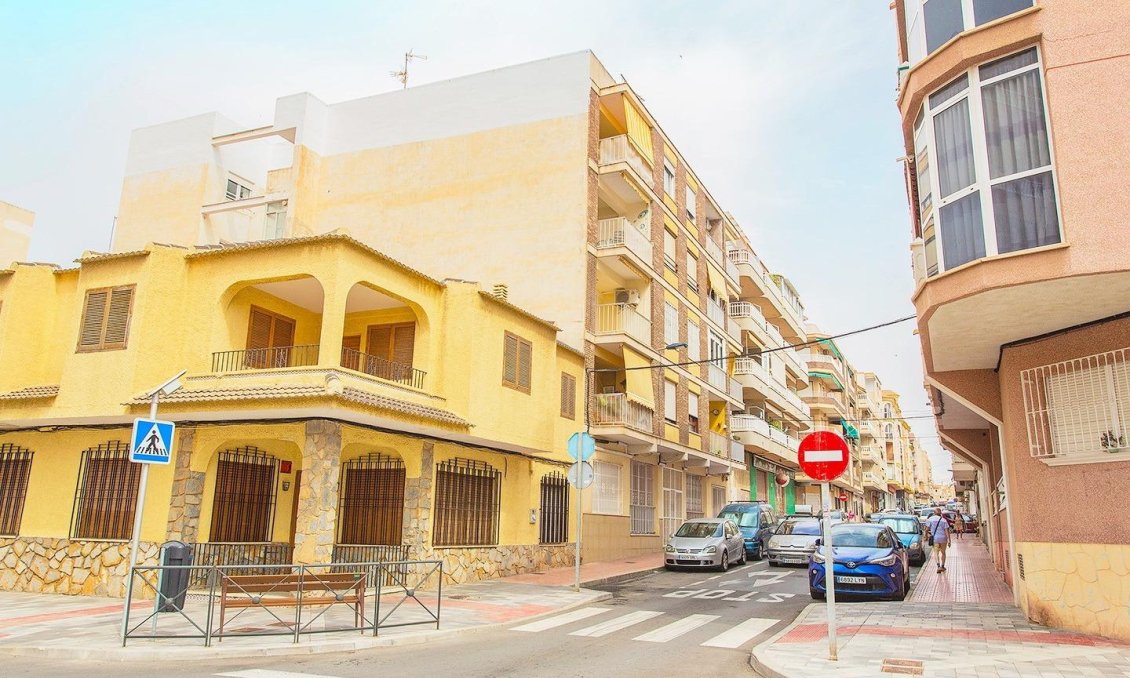 Segunda mano - Apartamento -
Torrevieja - Playa del Cura