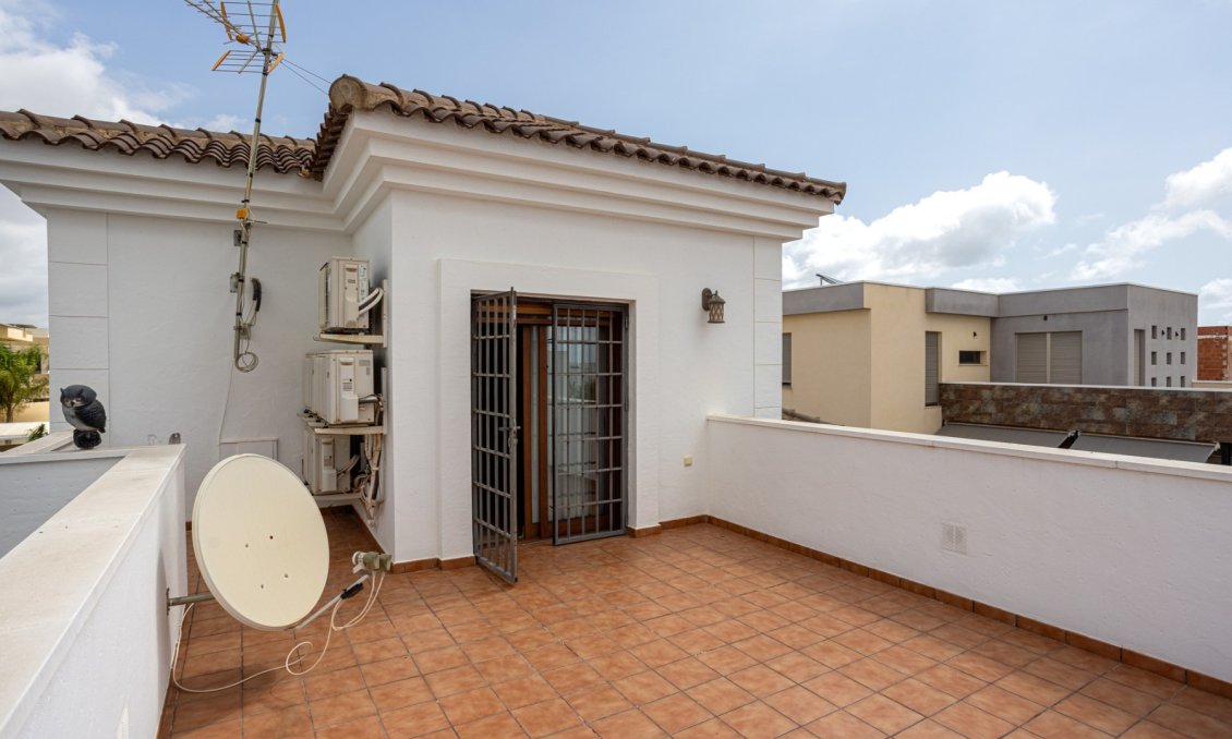 Segunda mano - Villa -
Los Montesinos - Costa Blanca