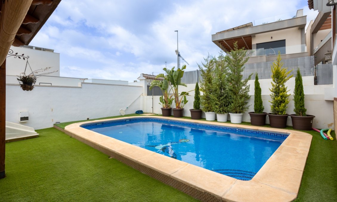 Segunda mano - Villa -
Los Montesinos - Costa Blanca
