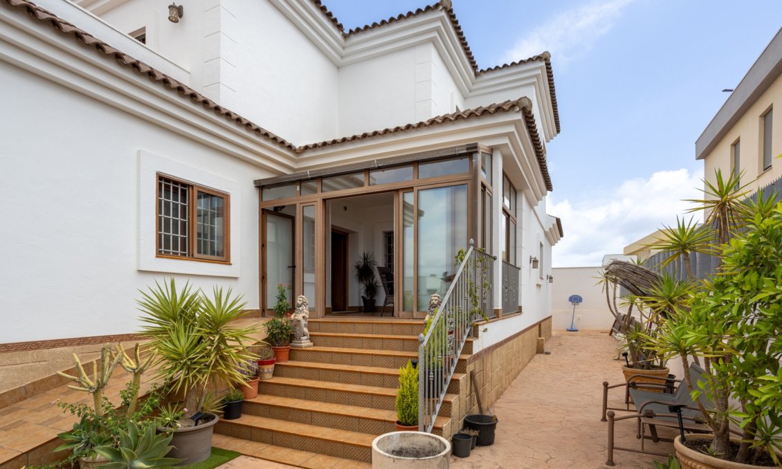 Segunda mano - Villa -
Los Montesinos - Costa Blanca