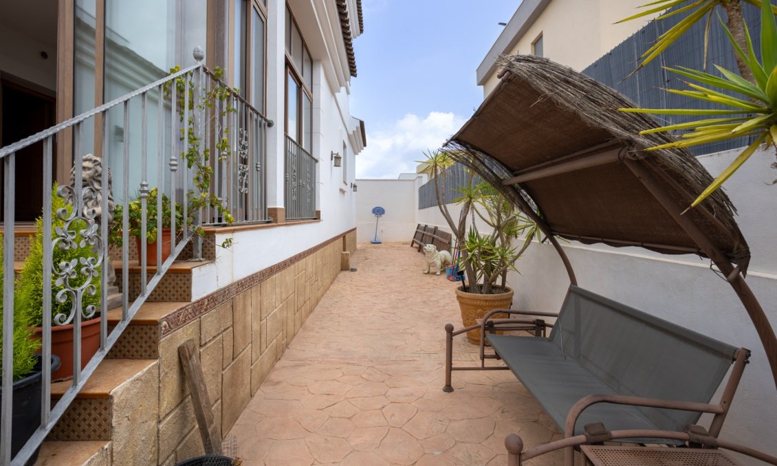 Segunda mano - Villa -
Los Montesinos - Costa Blanca