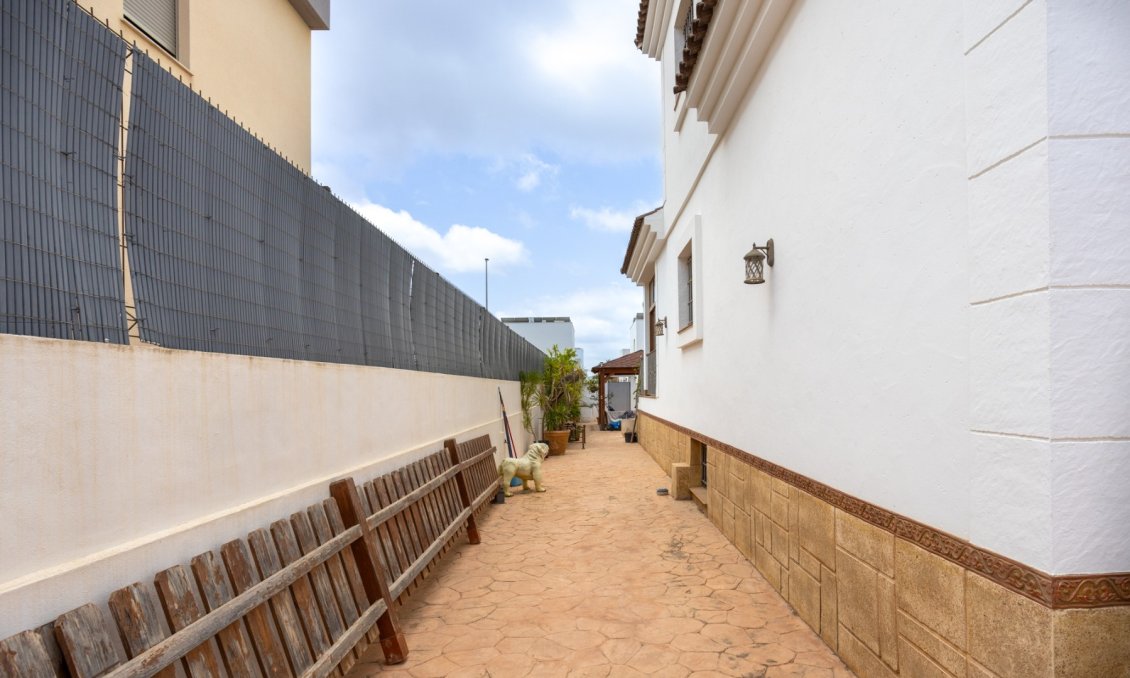 Segunda mano - Villa -
Los Montesinos - Costa Blanca