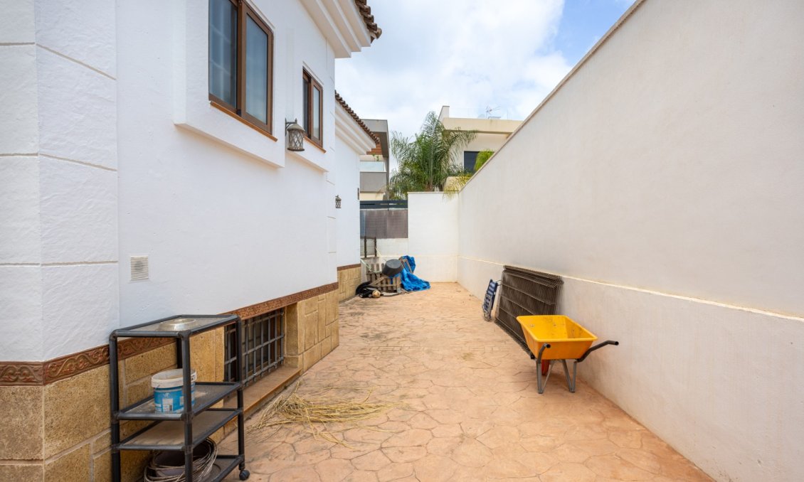 Segunda mano - Villa -
Los Montesinos - Costa Blanca
