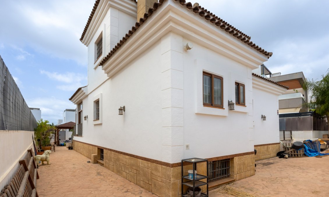 Segunda mano - Villa -
Los Montesinos - Costa Blanca