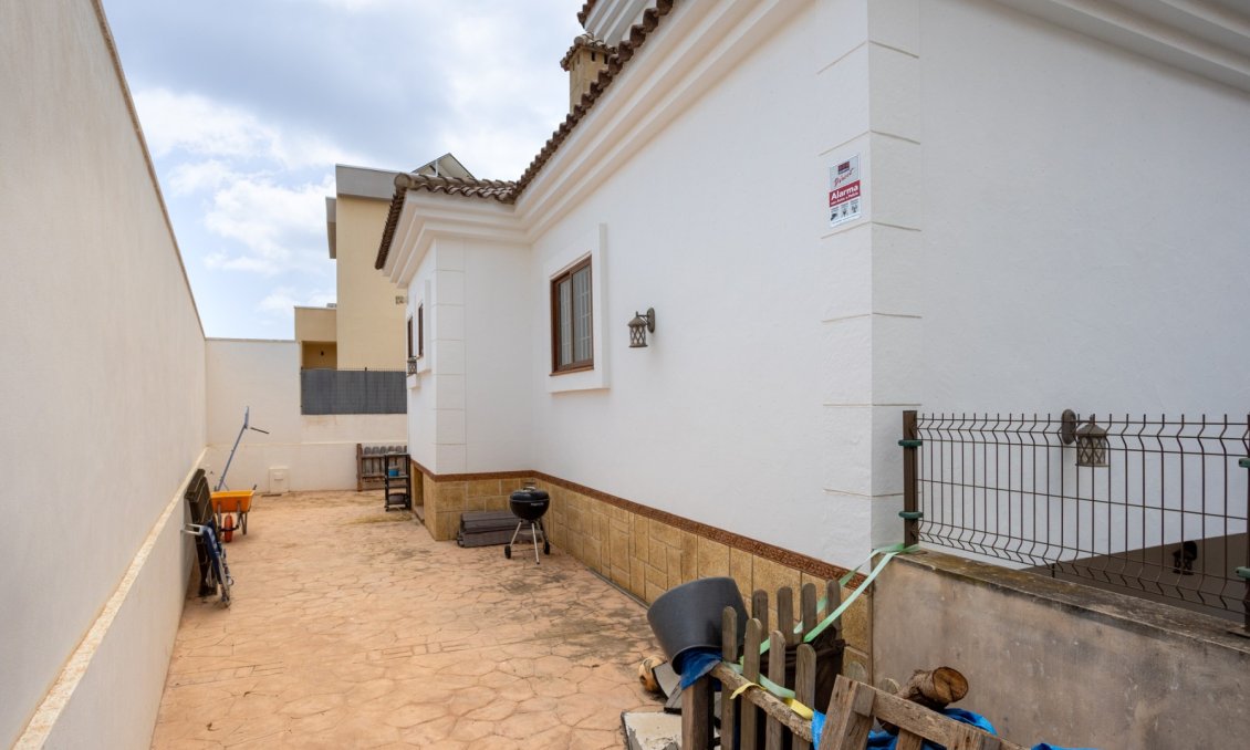 Segunda mano - Villa -
Los Montesinos - Costa Blanca