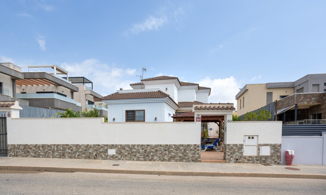 Segunda mano - Villa -
Los Montesinos - Costa Blanca