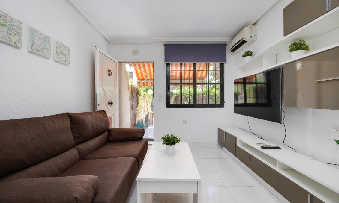 Segunda mano - Apartamento -
Torrevieja - Punta Prima