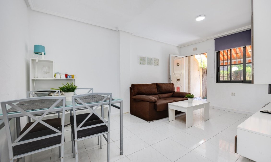 Segunda mano - Apartamento -
Torrevieja - Punta Prima