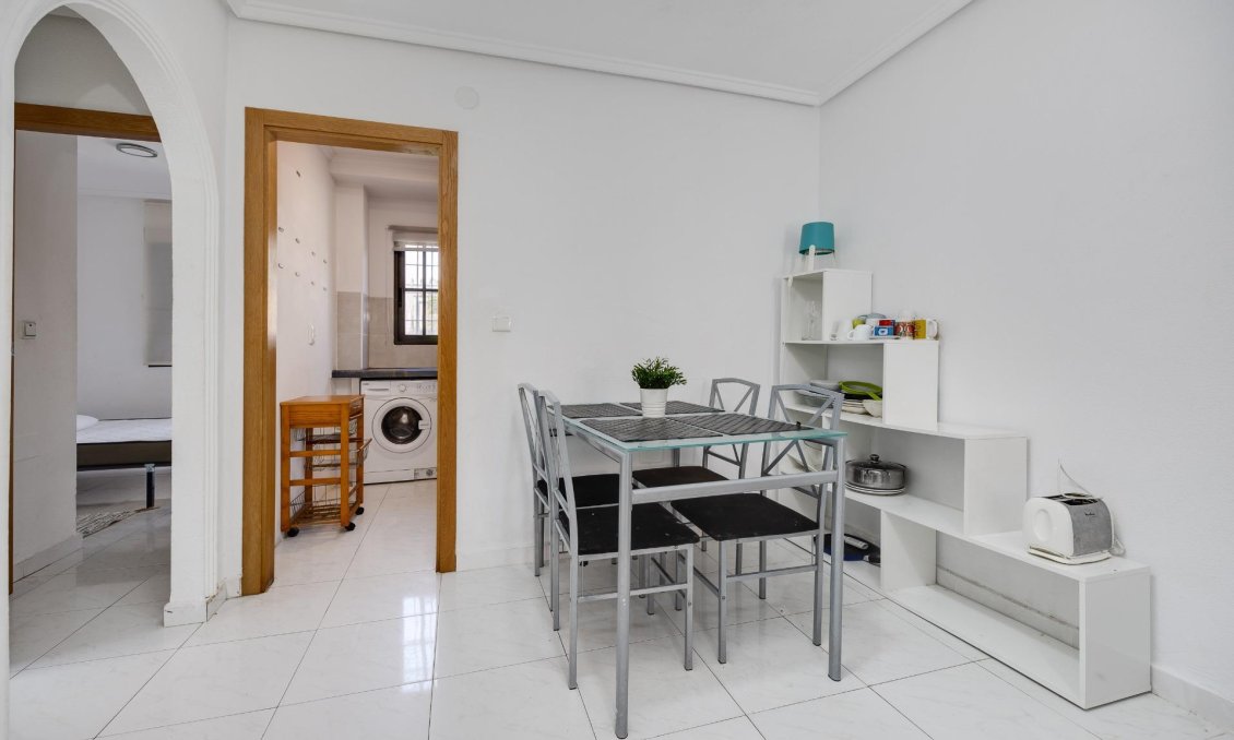 Segunda mano - Apartamento -
Torrevieja - Punta Prima