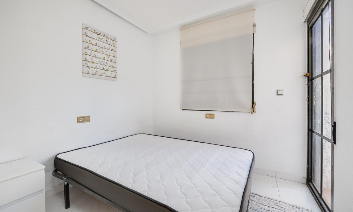 Segunda mano - Apartamento -
Torrevieja - Punta Prima