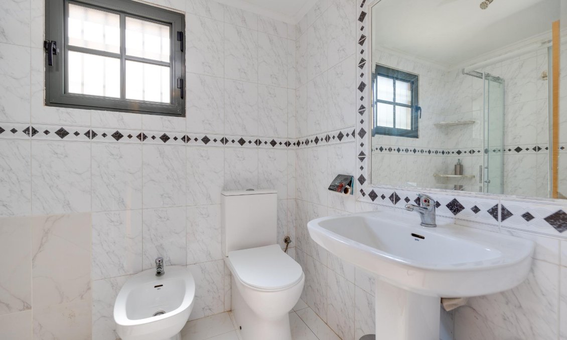 Segunda mano - Apartamento -
Torrevieja - Punta Prima