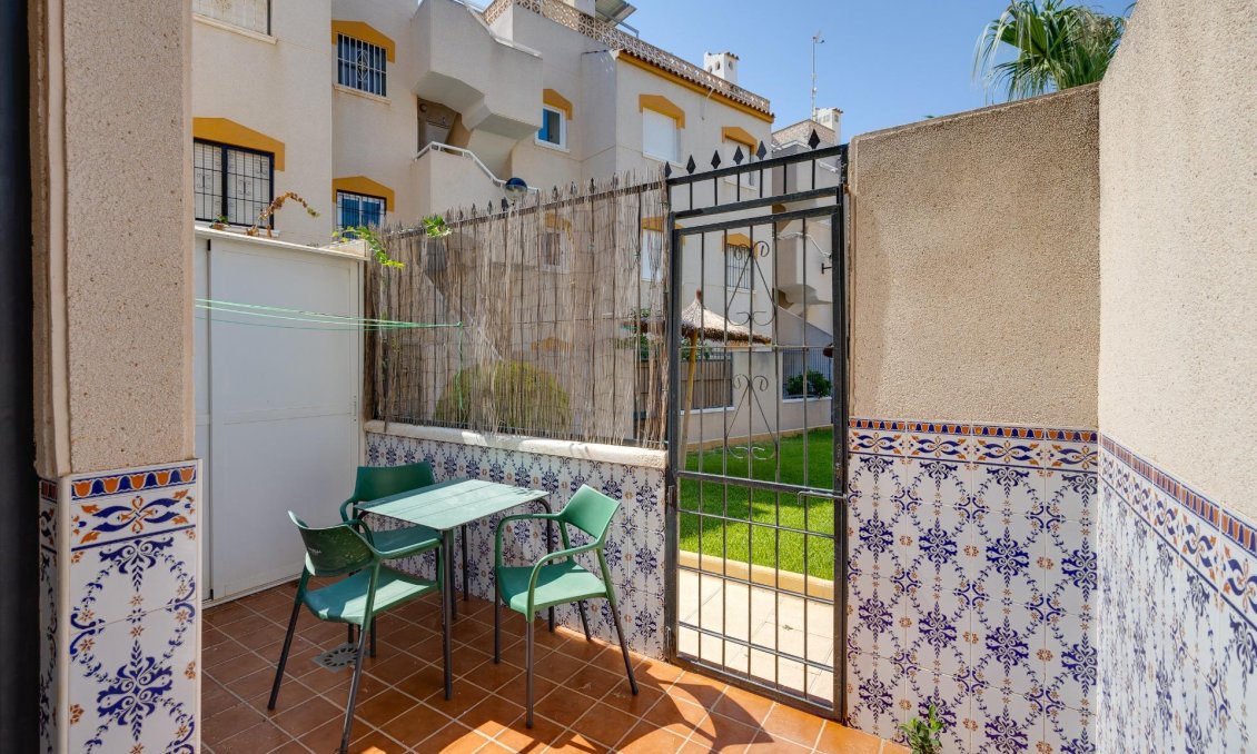 Segunda mano - Apartamento -
Torrevieja - Punta Prima