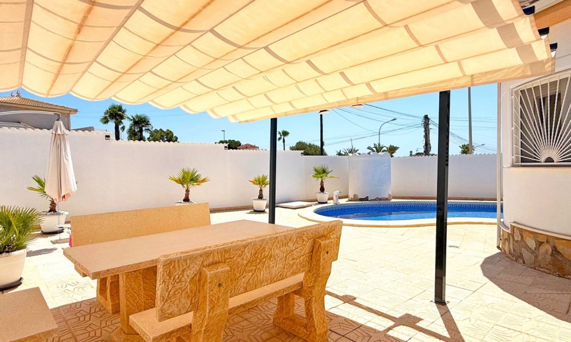 Segunda mano - Villa -
Rojales - Inland
